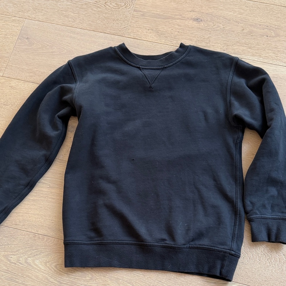 Lululemon black crew neck